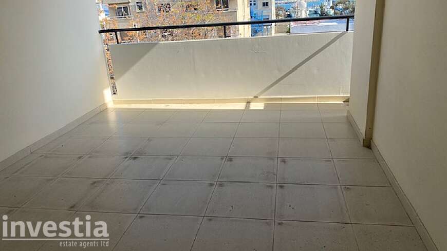 2 bdrm flat for rent/Port area