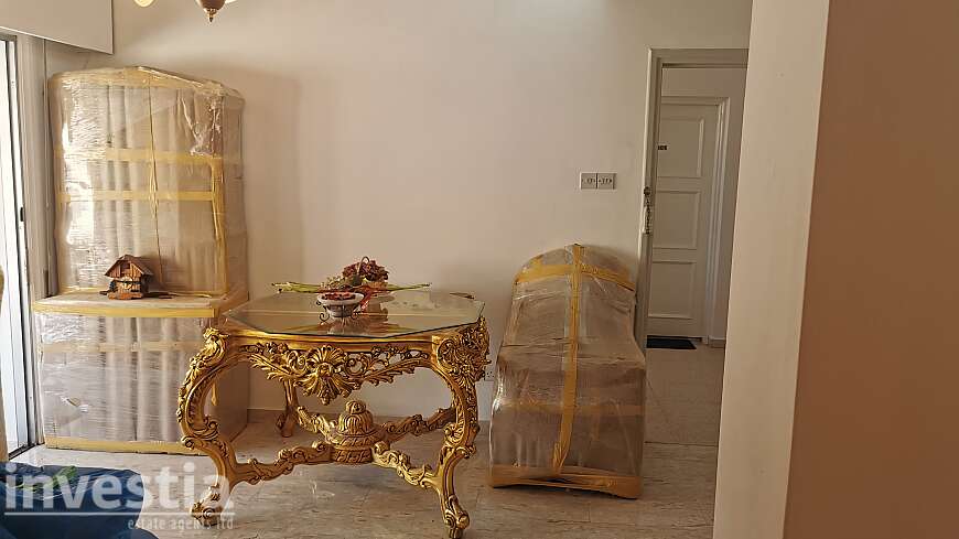 2 bdrm apt/center