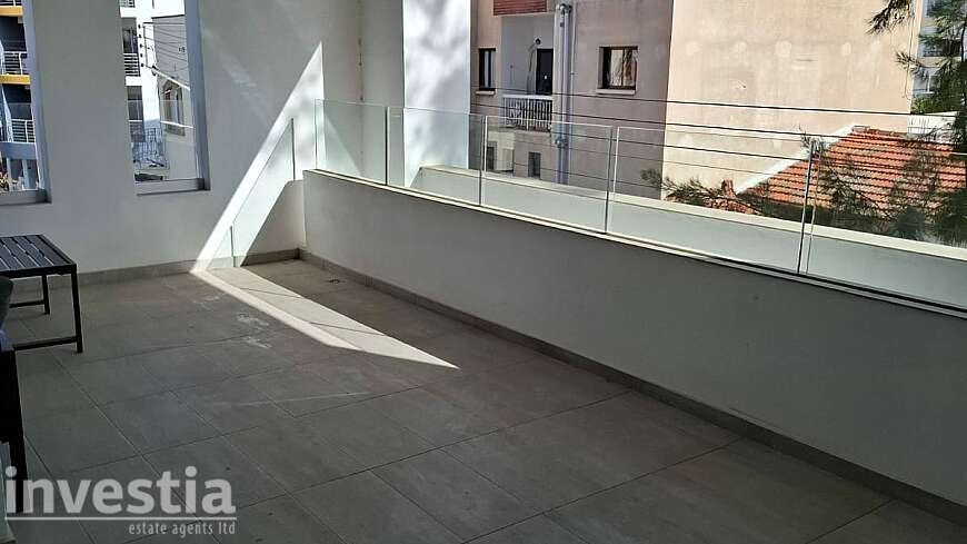 2 bdrm apt/center