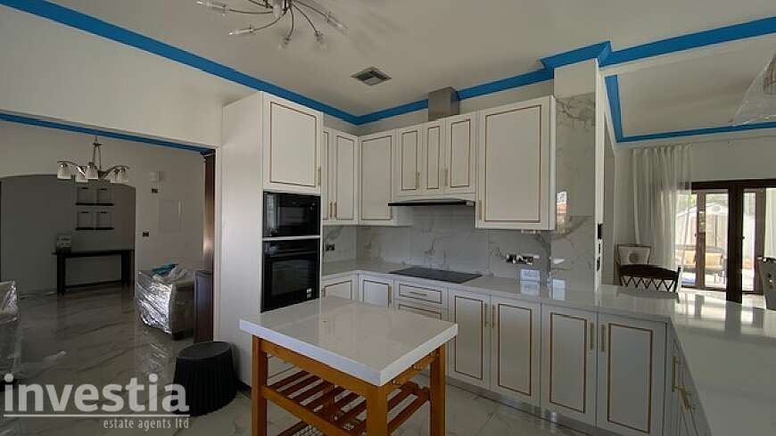 5 bdrm villa for rent/Pyla