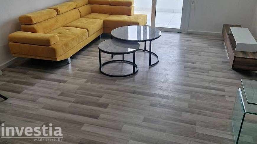 2 bdrm flat for rent/Kamares