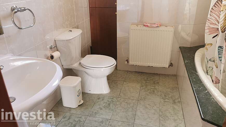 4 bdrm house/New Stadium area