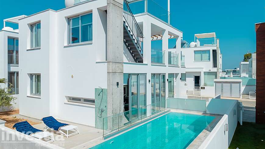 4 Bedroom Villa For Sale in Protaras