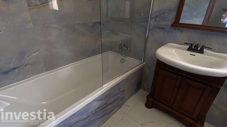 5 bdrm villa for rent/Pyla