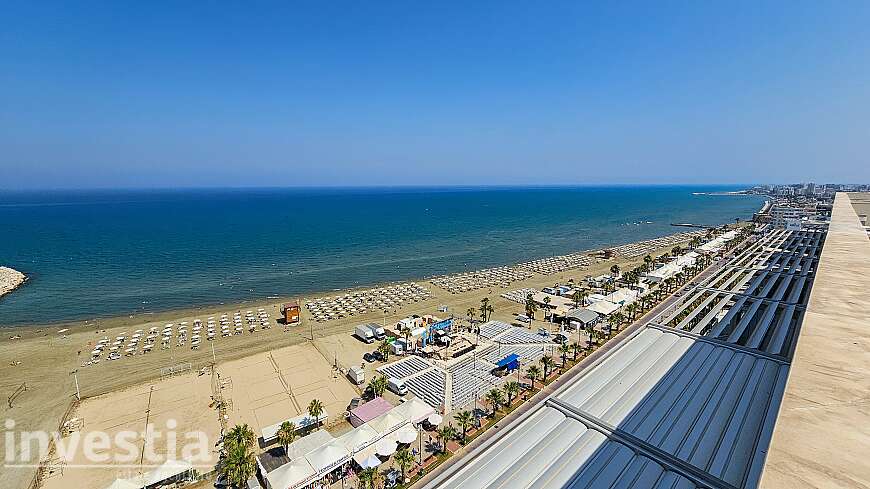 2 bdrm seafront penthouse/Finikoudes