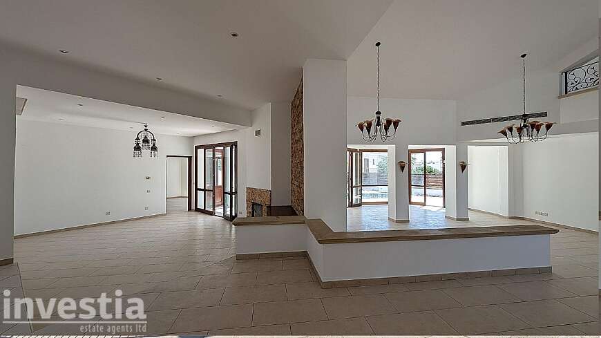 5 bdrm house/Krassas area