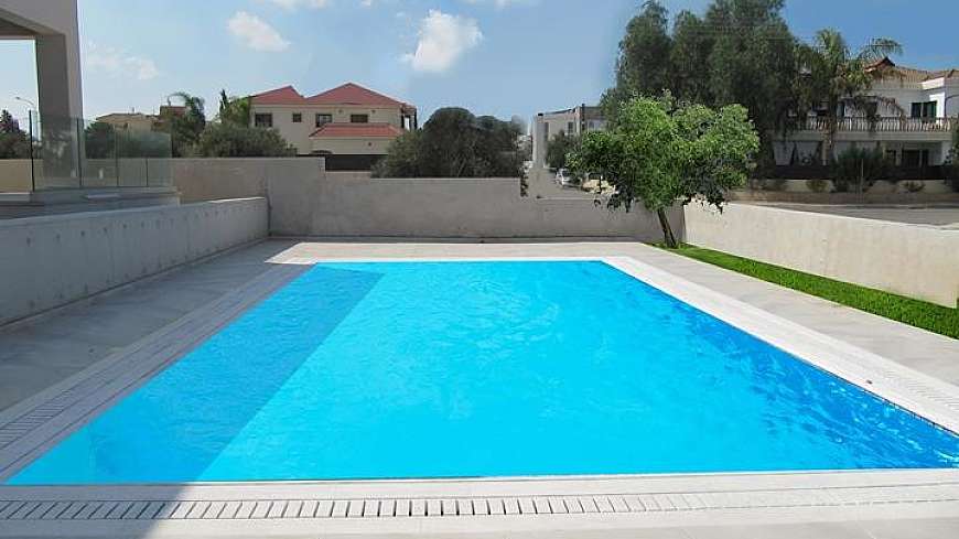 5 bdrm villa for sale/Latsia