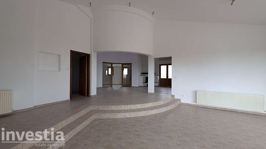 Charming Ground floor house with basement, in Maroni, Larnaca