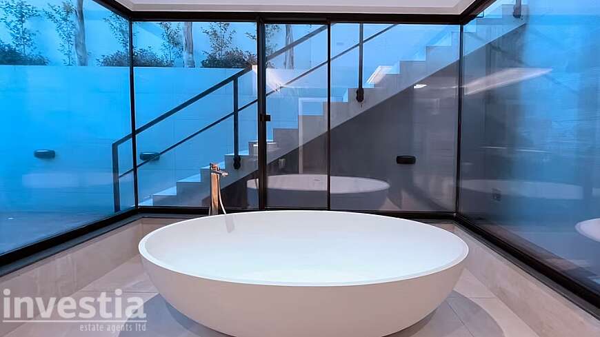 7 Bdrm house /Nicosia