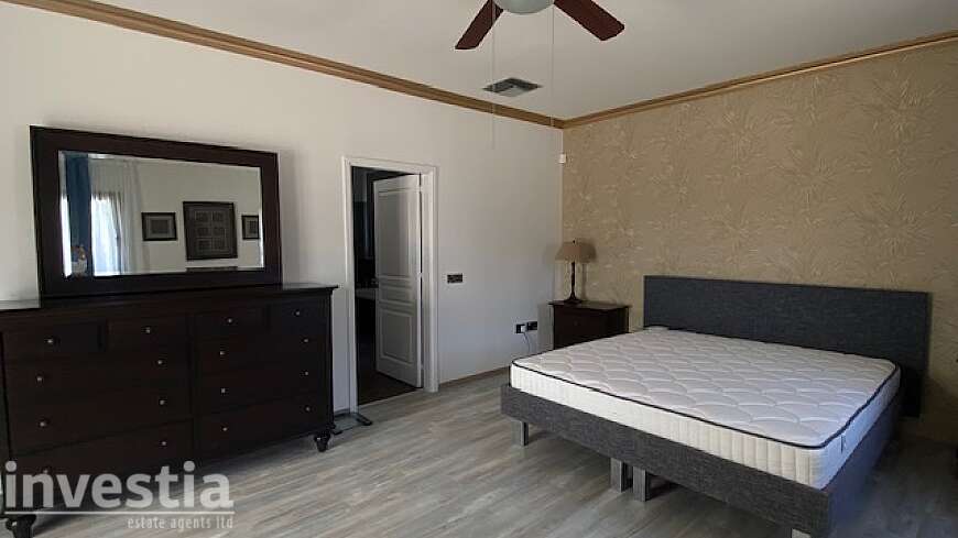 5 bdrm villa for rent/Pyla