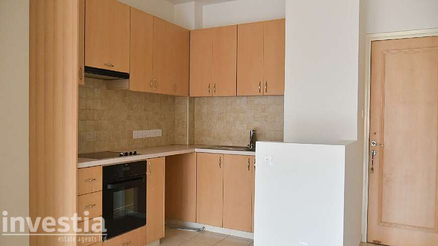 2 bdrm flat for sale/Port area
