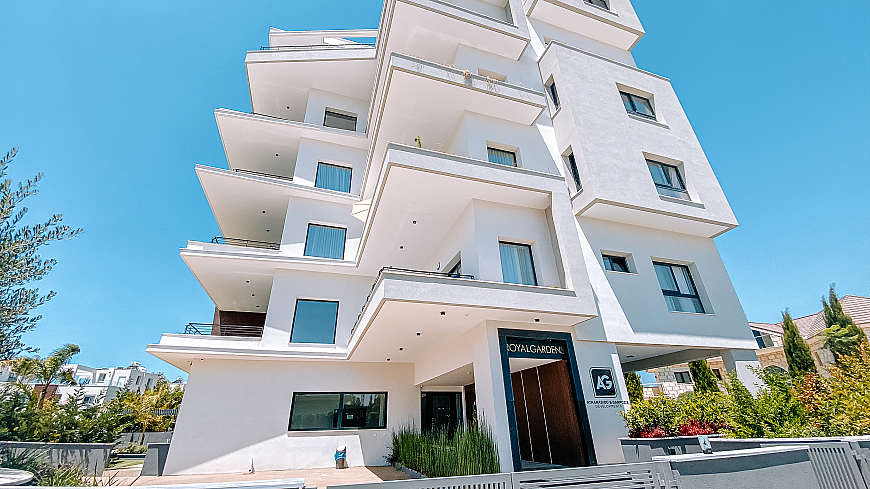 3 Bedroom Penthouse For Sale In Germasoyia Limassol