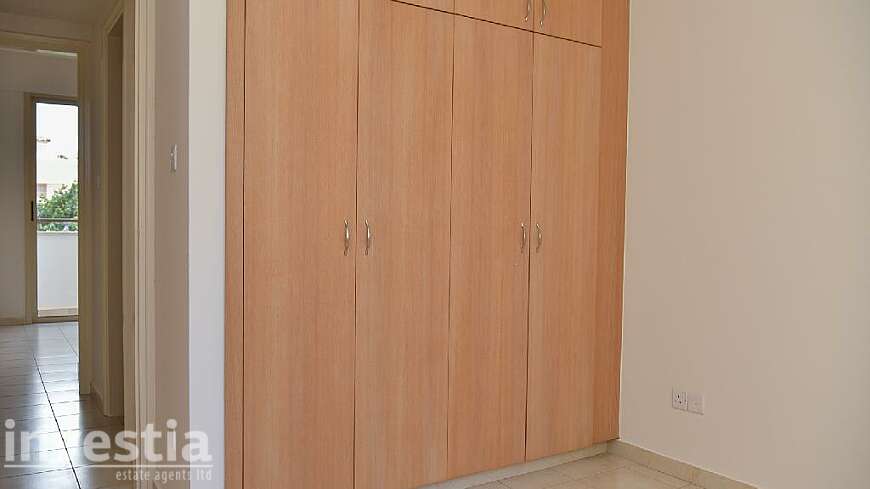 2 bdrm flat for sale/Port area