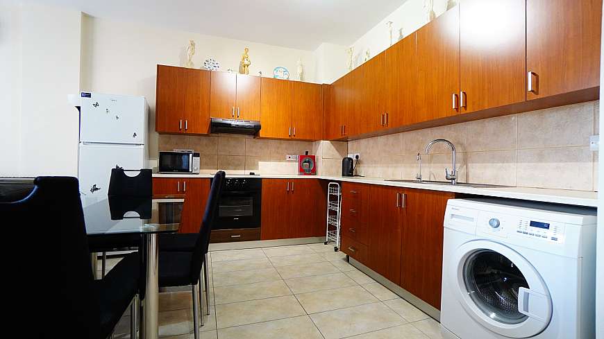 2 bdrm flat for sale/Off Griva Dhigheni