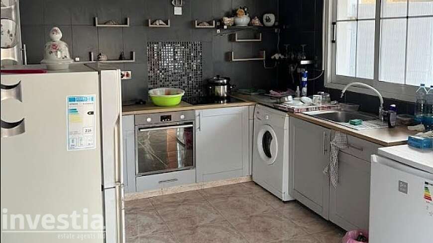 3 bdrm apt/center