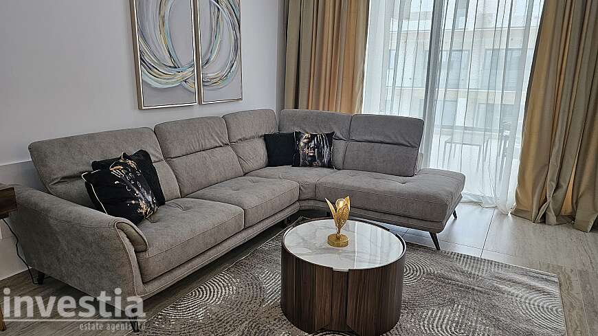 3 bdrm penthouse apartment for rent/Livadhia