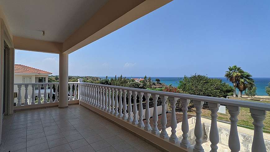 5 bdrm beachfront villa for sale/Protaras