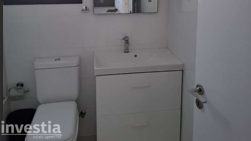 2 bdrm apt/center