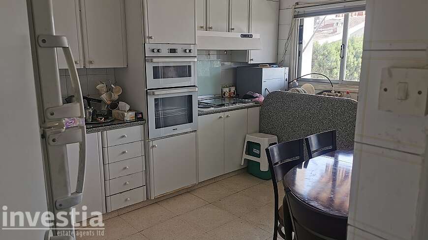 2 bdrm apt/center
