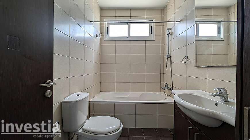2 bdrm flat for sale/Meneou