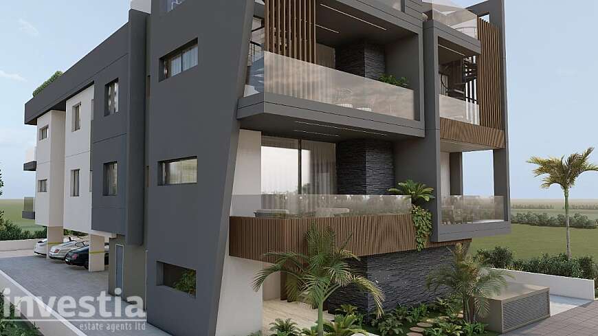 2 bdrm top floor apartment for sale/Larnaca