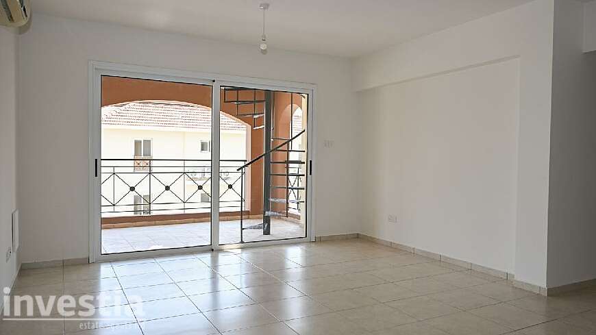 2 bdrm flats for sale/Kiti
