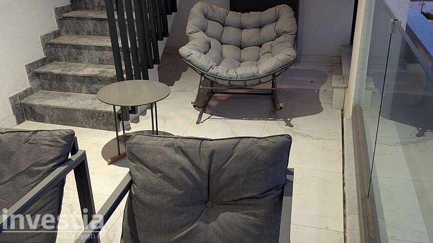 2 bdrm brand new penthouse/Dhrosia