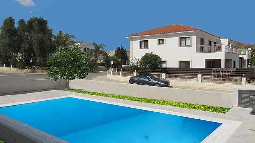 5 bdrm villa for sale/Latsia