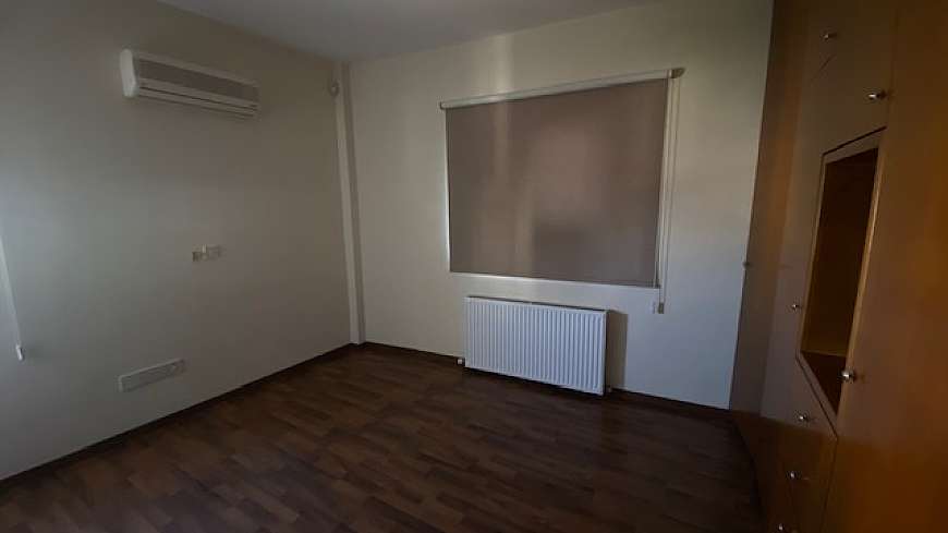 3 bdrm apartment for rent/Port area