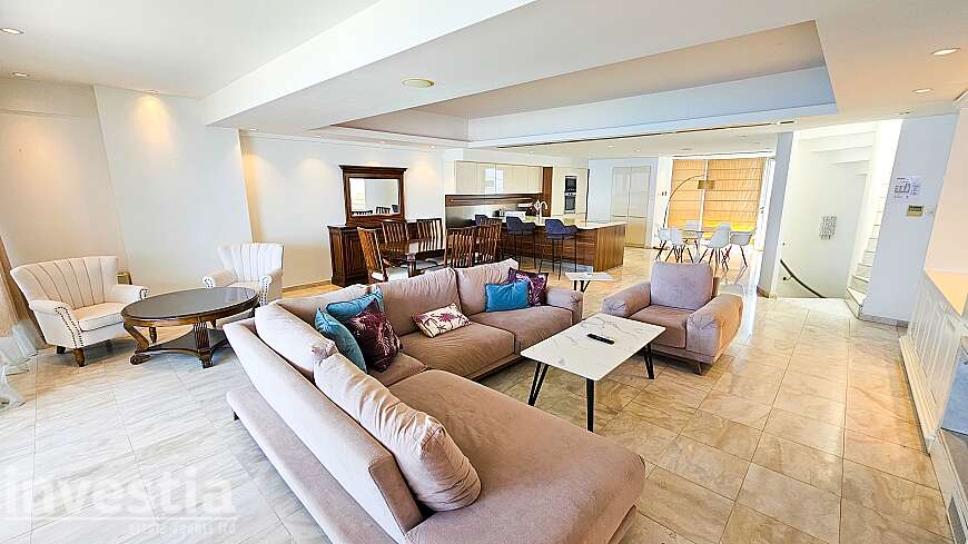 2 bdrm seafront penthouse/Finikoudes
