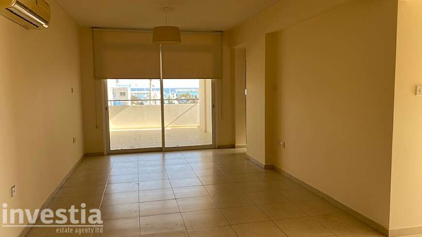 2 bdrm flat for rent/Port area