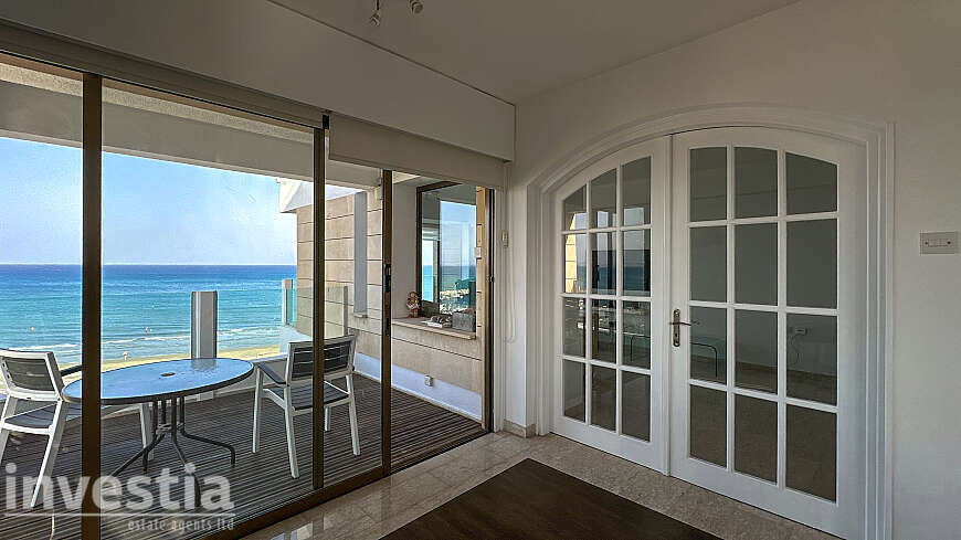 3 Bedroom Apartment For Rent in Mackenzie, Larnaca