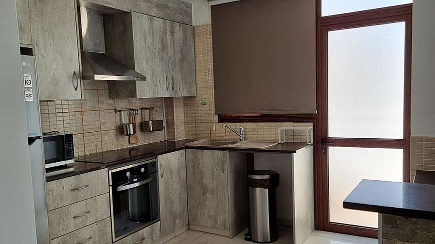 2 bdrm penthouse for rent/Makarios Avenue