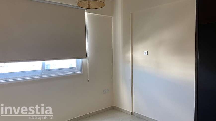 2 bdrm flat for rent/Port area