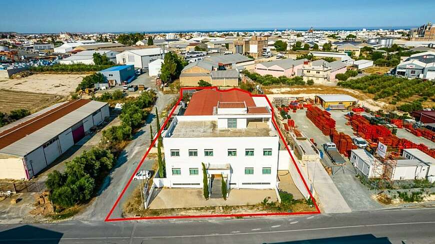 Warehouse and offices in Aradippou, Larnaca