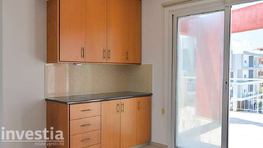 2 bdrm flat for sale/Kokkines
