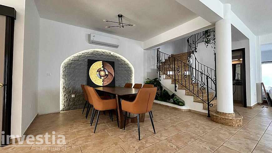 4 Bedroom House For Sale in Egkomi, Nicosia