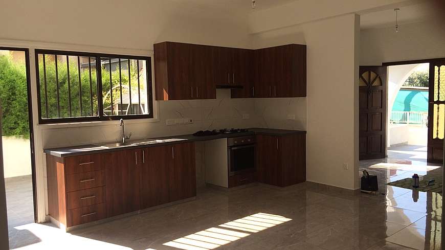 3 bdrm ground floor house for rent/Era area Larnaca