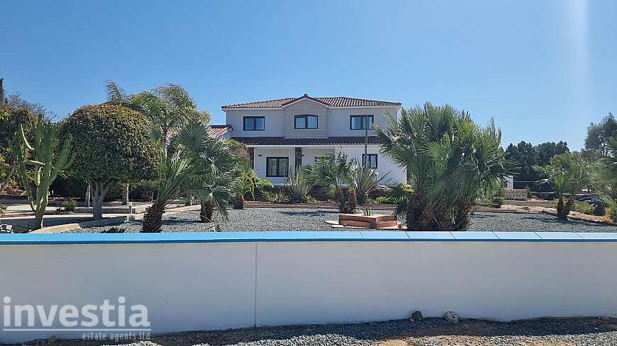5 bdrm villa for rent/Pyla