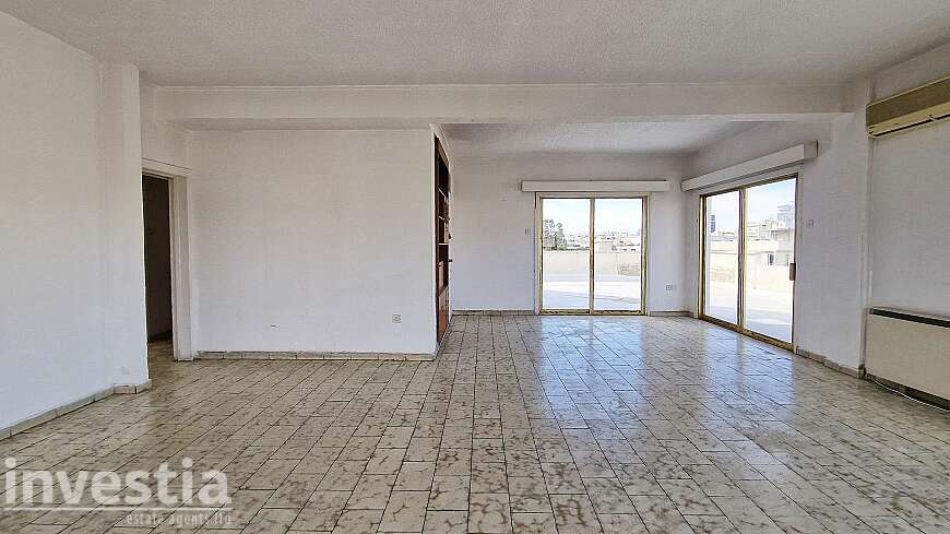 3 bdrm top floor apartment for sale/Nicosia