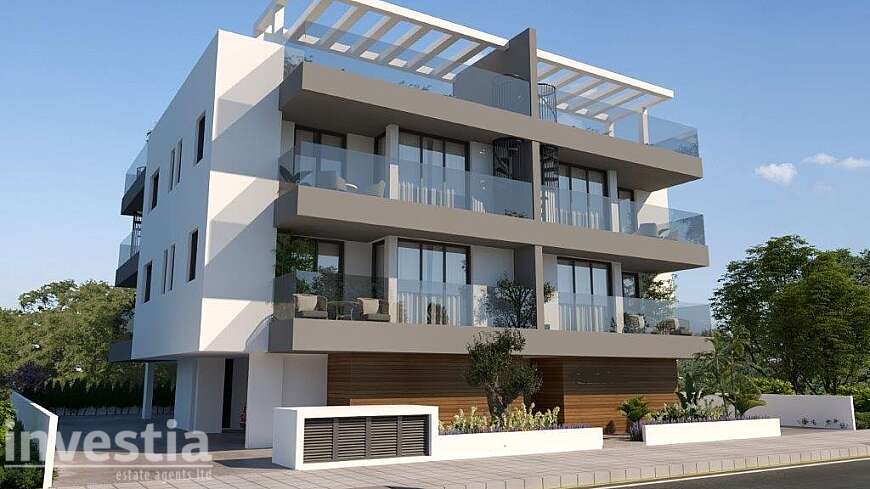 2 bdrm top floor apartment for sale/Kiti
