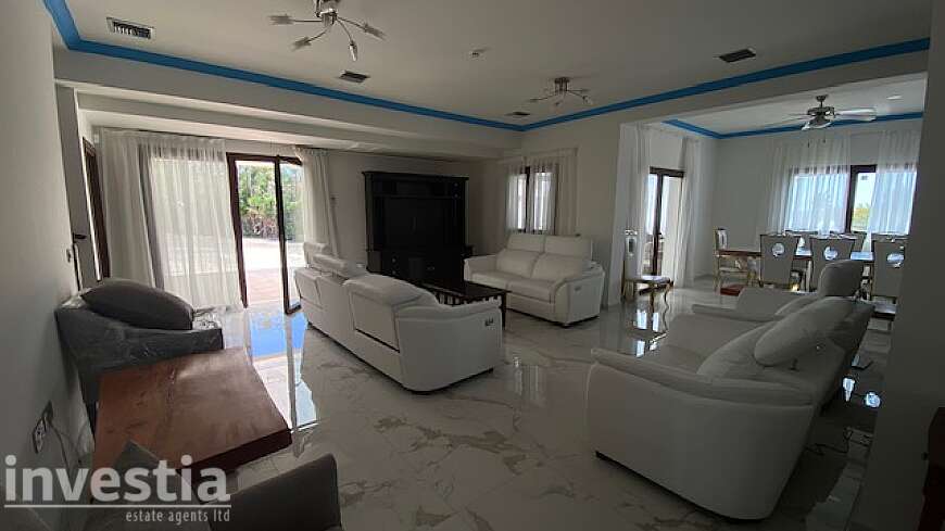 5 bdrm villa for rent/Pyla