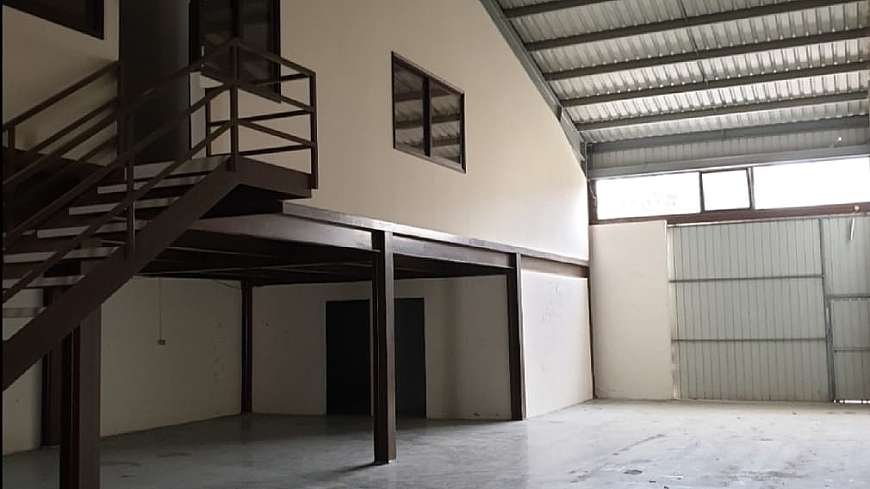 Warehouse for sale/Livadhia industrial area