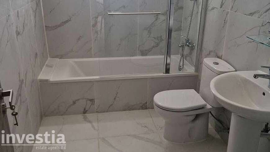 2 bdrm flat for rent/Kamares
