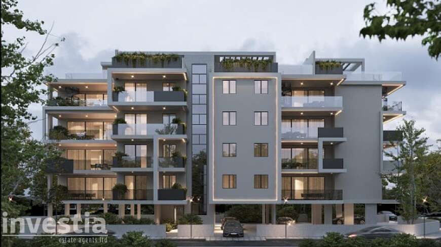 2 bdrm apts/center