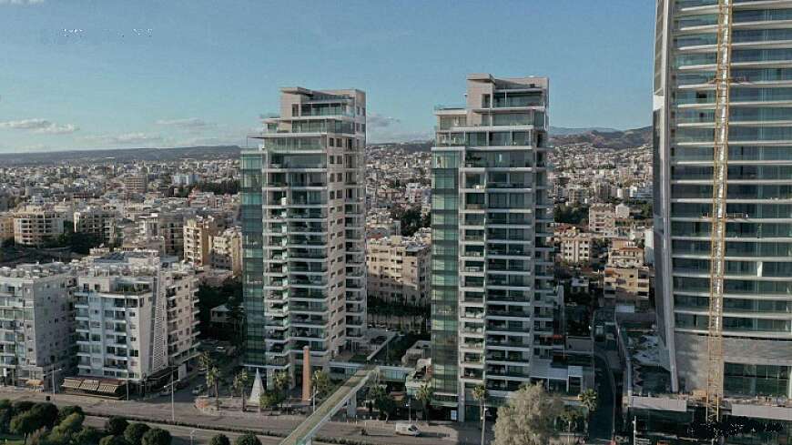 4 bdrm penthouse apt/Limassol