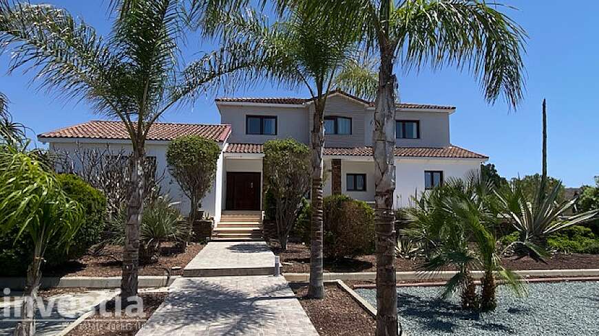 5 bdrm villa for rent/Pyla