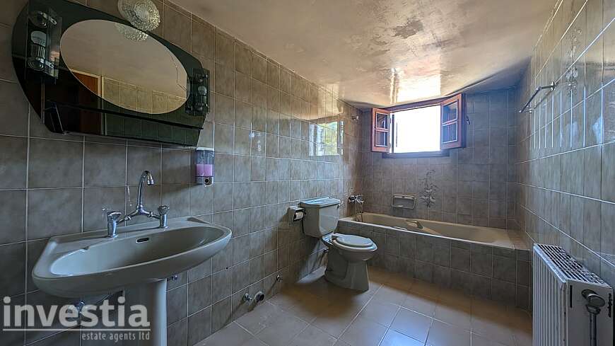 Charming Countryside Home For Sale on a Spacious Plot in Psevdas, Larnaca