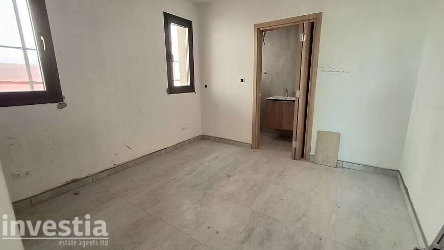 2 bdrm flat for sale/Livadhia