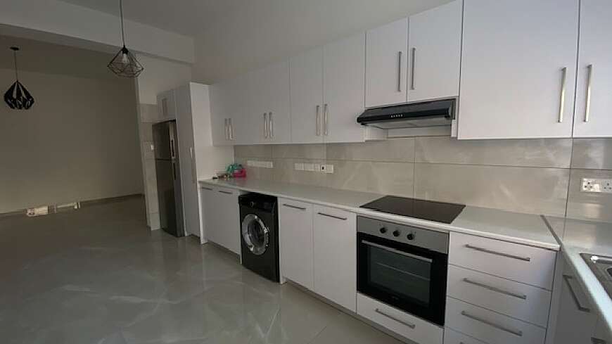 2 bdrm ground floor flat for rent/Larnaca centre